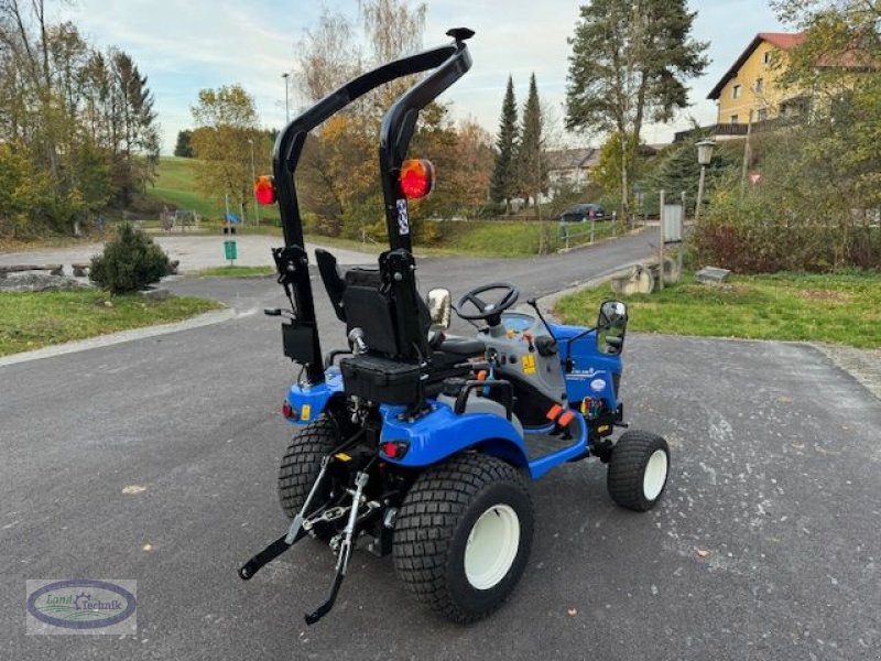 Traktor des Typs New Holland Boomer 25 C, Neumaschine in Münzkirchen (Bild 10)