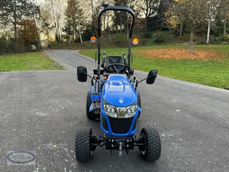 Traktor des Typs New Holland Boomer 25 C, Neumaschine in Münzkirchen (Bild 5)