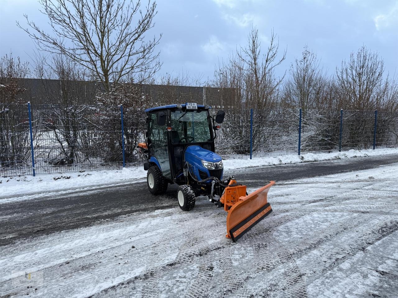 Traktor van het type New Holland BOOMER 25 COMPACT, Neumaschine in Neuhof - Dorfborn (Foto 2)