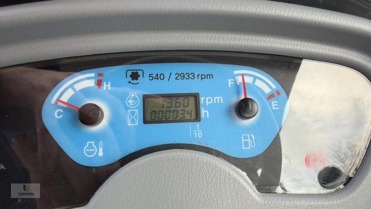 Traktor van het type New Holland BOOMER 25 COMPACT, Neumaschine in Neuhof - Dorfborn (Foto 6)