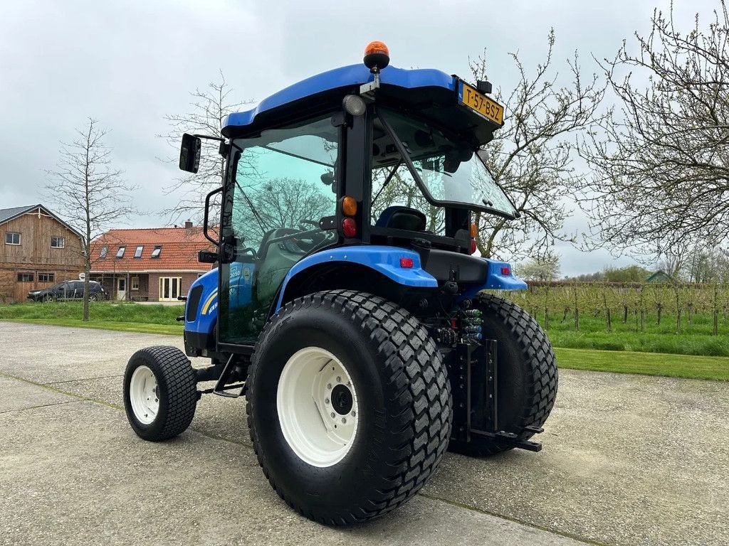 Traktor des Typs New Holland BOOMER 3050 4WD, Gebrauchtmaschine in Ammerzoden (Bild 4)
