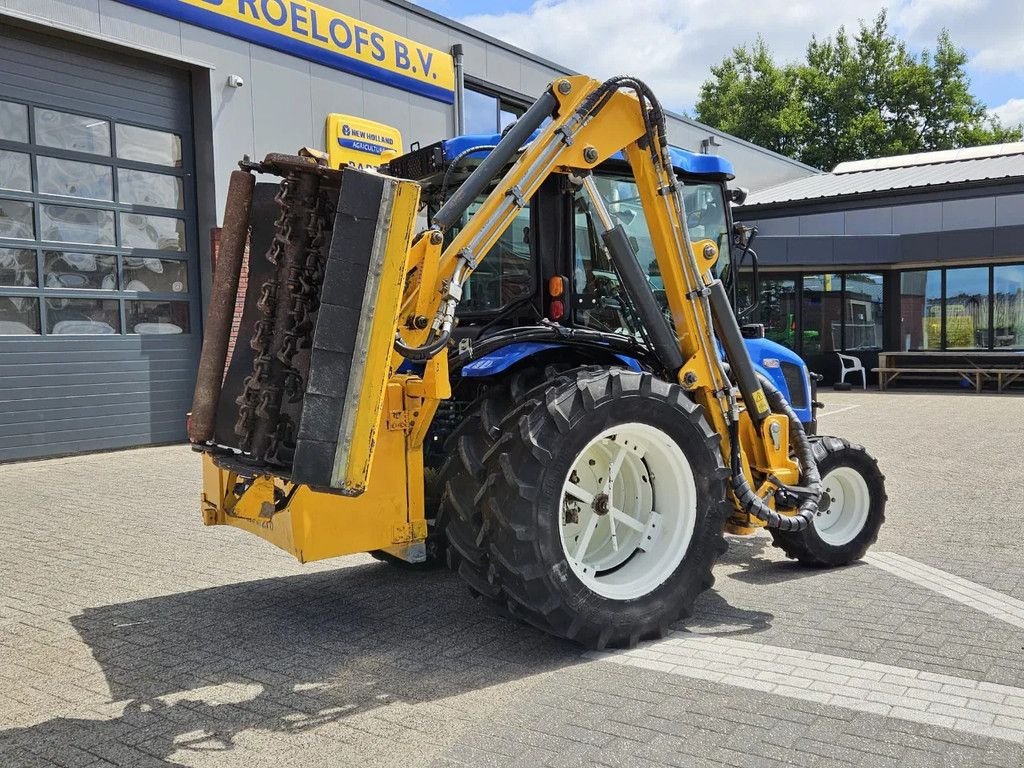 Traktor типа New Holland Boomer 3050 met Bos Maaiarm, Gebrauchtmaschine в BENNEKOM (Фотография 4)