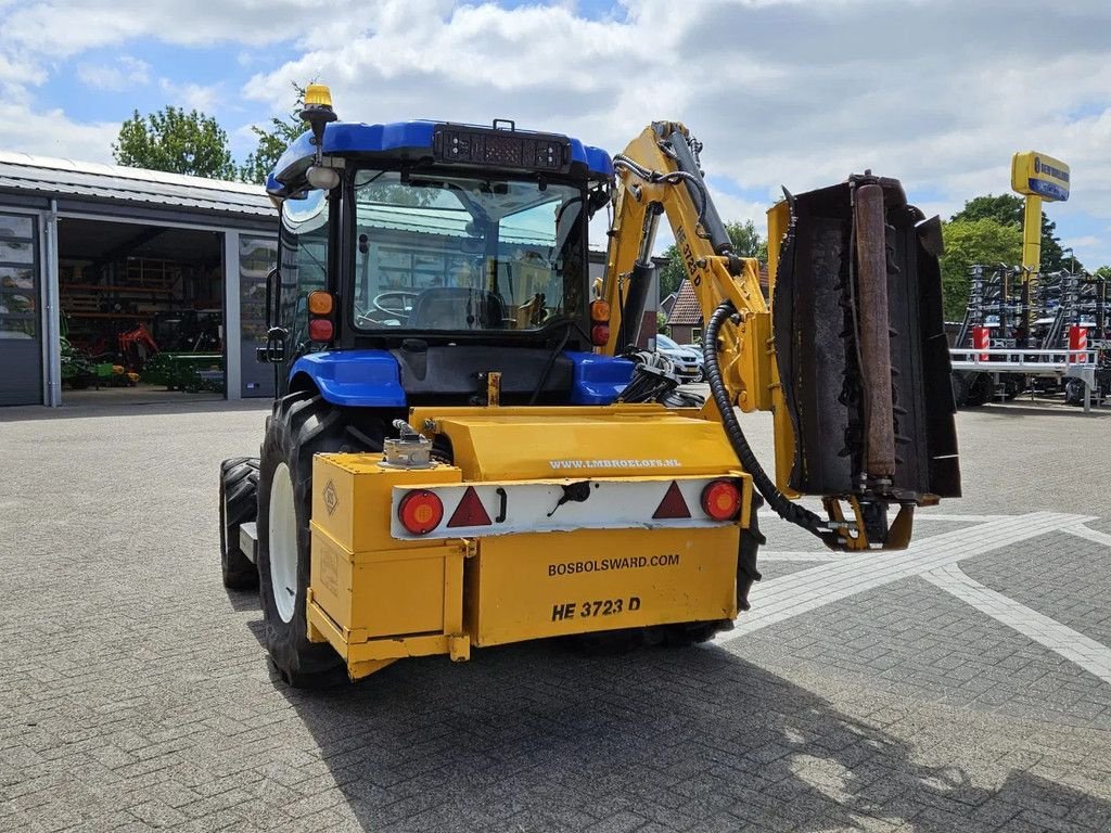 Traktor типа New Holland Boomer 3050 met Bos Maaiarm, Gebrauchtmaschine в BENNEKOM (Фотография 7)