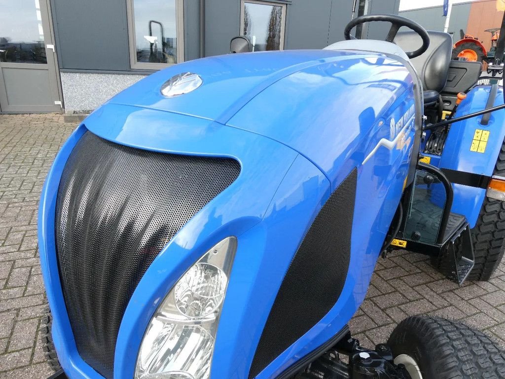 Traktor des Typs New Holland Boomer 35 4wd HST / 00750 Draaiuren / Automaat, Gebrauchtmaschine in Swifterband (Bild 5)