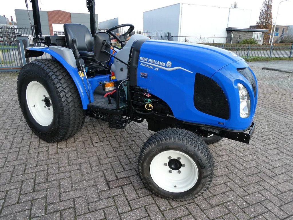 Traktor des Typs New Holland Boomer 35 4wd HST / 00750 Draaiuren / Automaat, Gebrauchtmaschine in Swifterband (Bild 2)