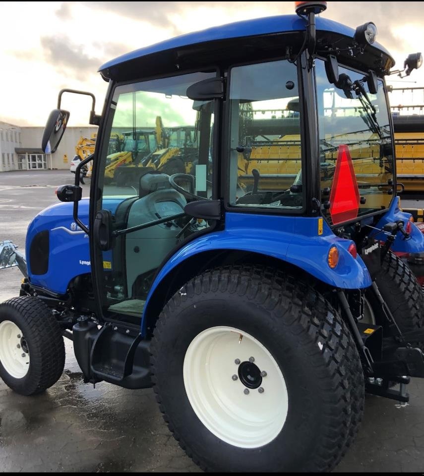 Traktor typu New Holland BOOMER 35 CAB STG.V, Gebrauchtmaschine v Hadsten (Obrázek 2)