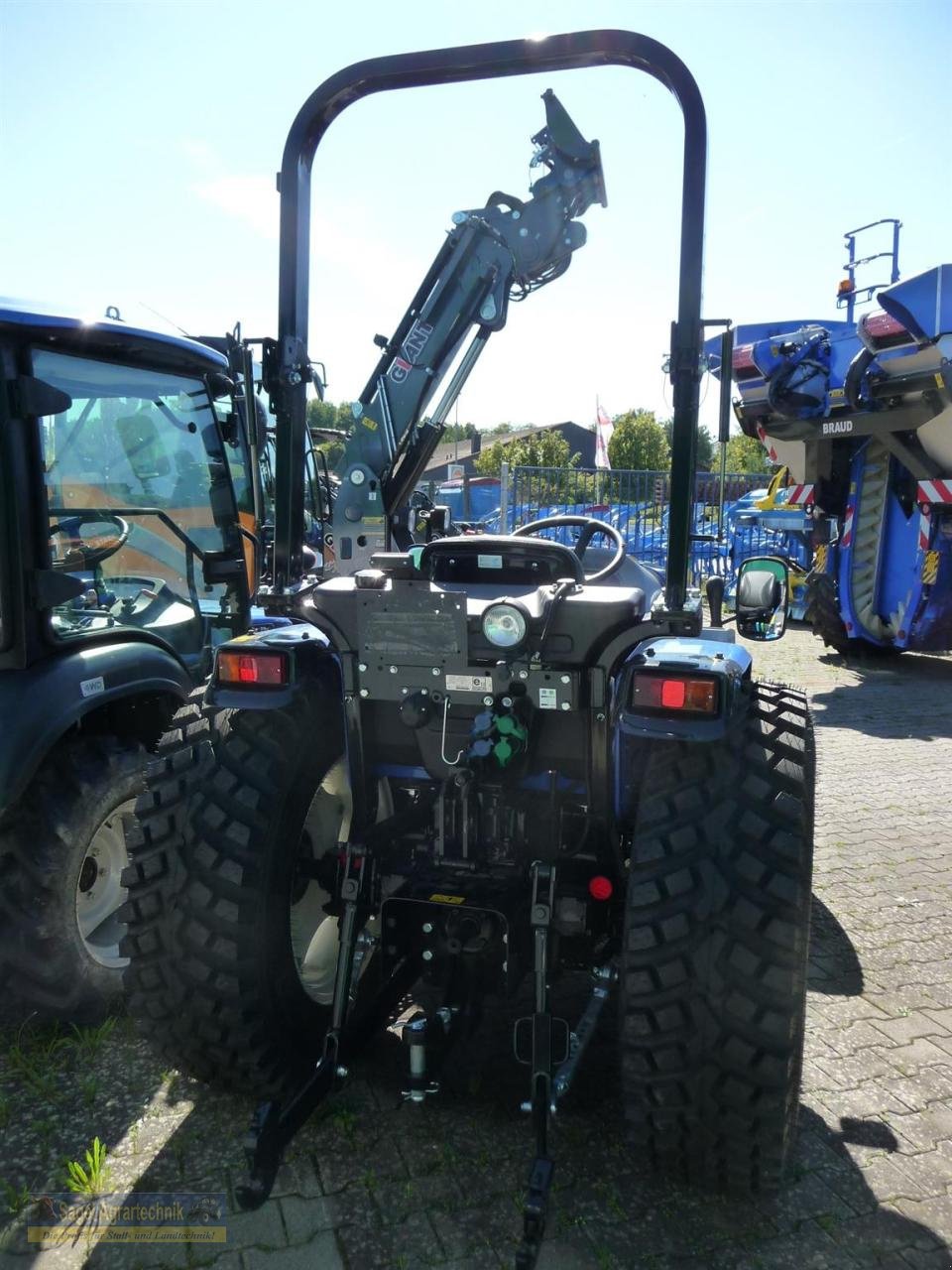 Traktor des Typs New Holland Boomer 35 St. 5 HST, Neumaschine in Rhaunen (Bild 5)