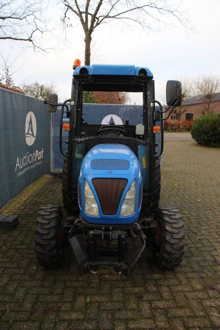 Traktor of the type New Holland Boomer 35, Gebrauchtmaschine in Antwerpen (Picture 8)
