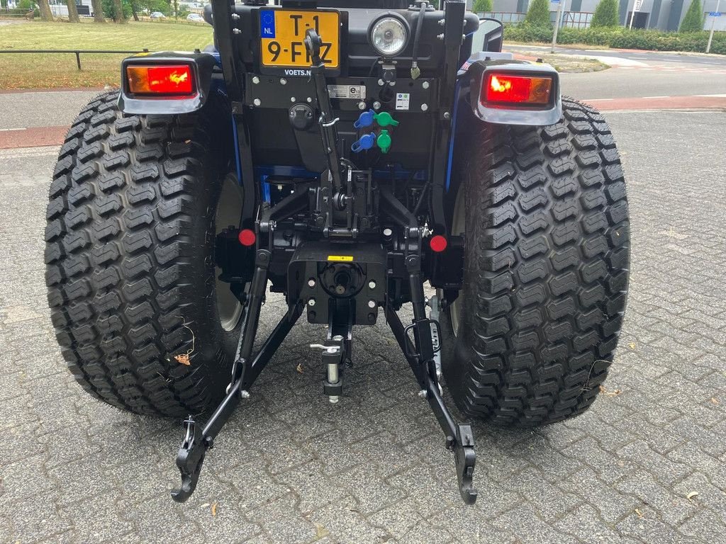 Traktor des Typs New Holland Boomer 35, Neumaschine in Wierden (Bild 3)