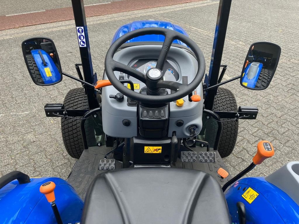 Traktor des Typs New Holland Boomer 35, Neumaschine in Wierden (Bild 2)