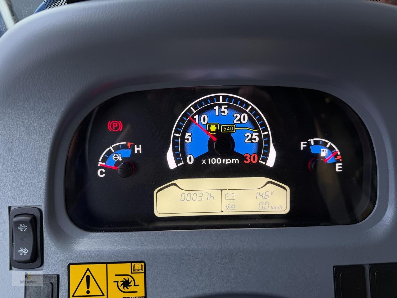 Traktor des Typs New Holland Boomer 35, Neumaschine in Neuhof - Dorfborn (Bild 13)