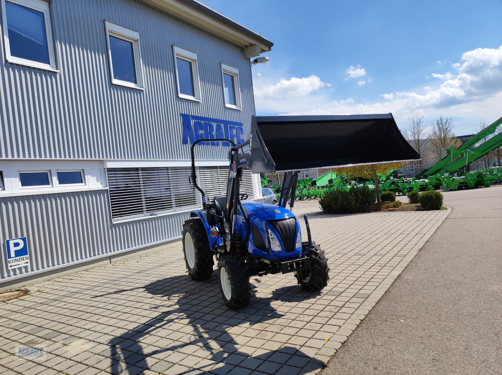 Traktor des Typs New Holland Boomer 50 HST, Neumaschine in Salching bei Straubing (Bild 3)