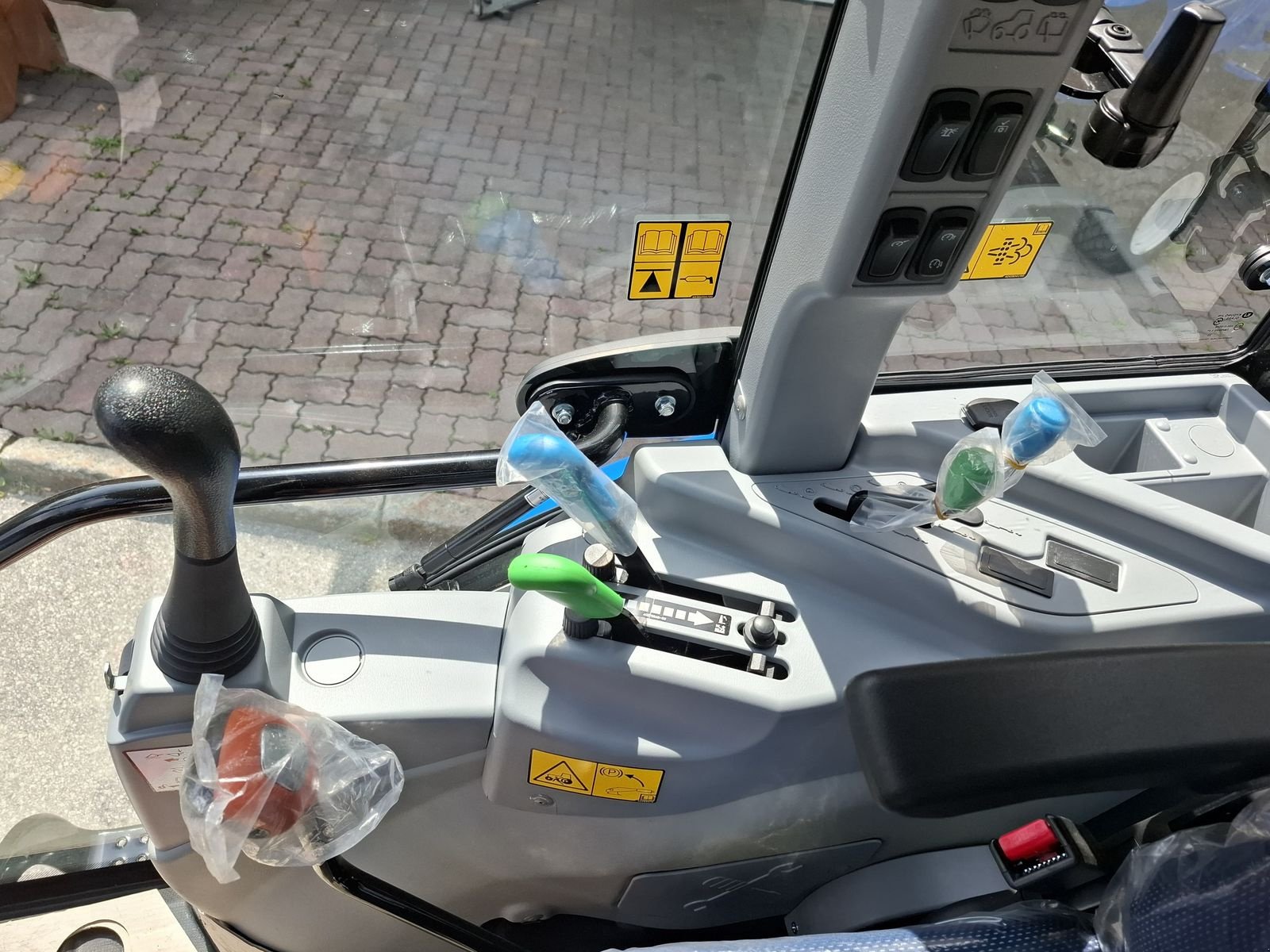 Traktor des Typs New Holland Boomer 50, Gebrauchtmaschine in Burgkirchen (Bild 7)