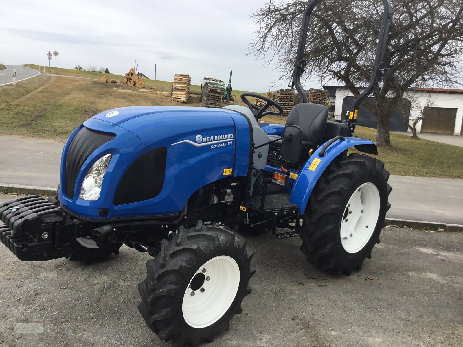 Traktor des Typs New Holland Boomer 50, Neumaschine in Fürsteneck (Bild 2)