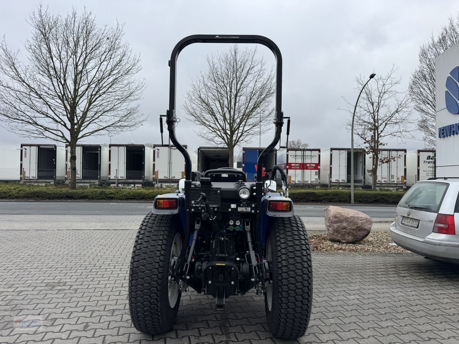 Traktor van het type New Holland Boomer 50, Neumaschine in Altenberge (Foto 8)