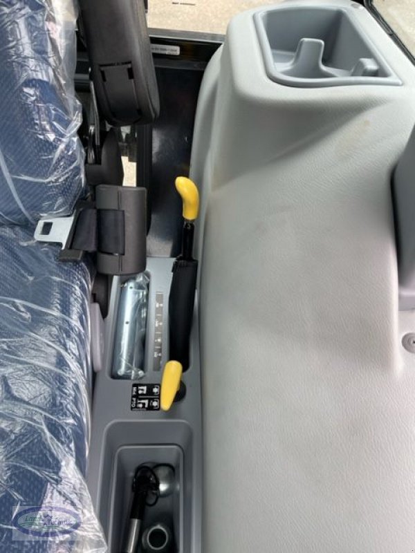 Traktor des Typs New Holland Boomer 50, Neumaschine in Münzkirchen (Bild 14)