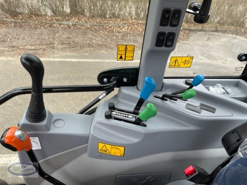 Traktor des Typs New Holland Boomer 50, Neumaschine in Münzkirchen (Bild 15)