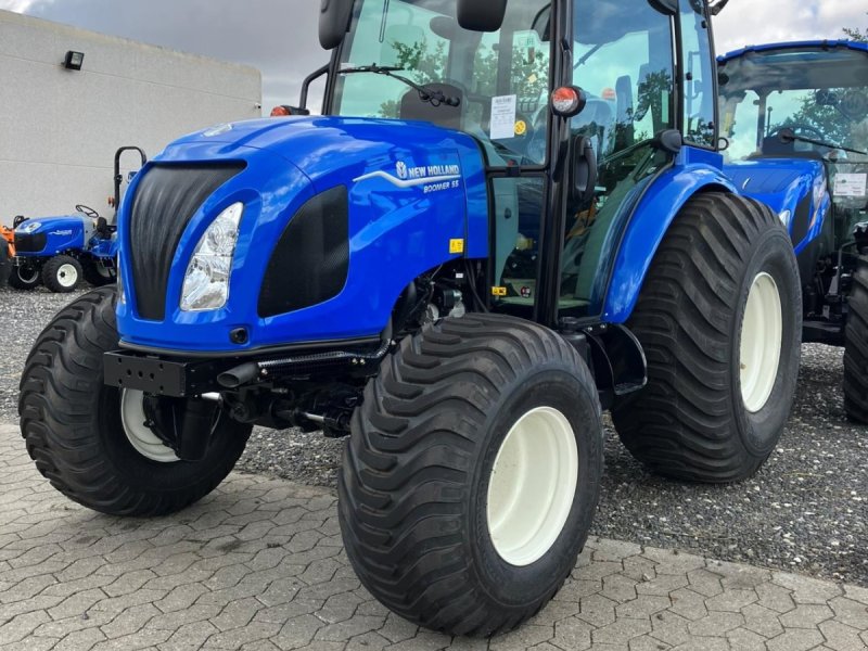 Traktor des Typs New Holland BOOMER 55 CAB STG.V, Gebrauchtmaschine in Hadsten (Bild 1)