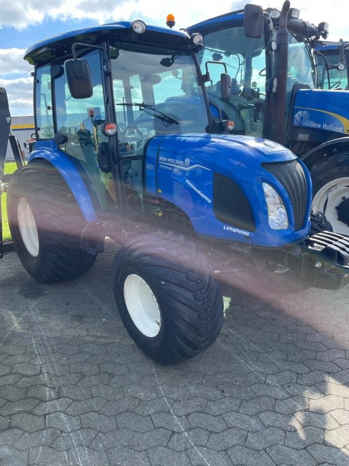 Traktor des Typs New Holland BOOMER 55 STG.V, Gebrauchtmaschine in Hadsten (Bild 2)