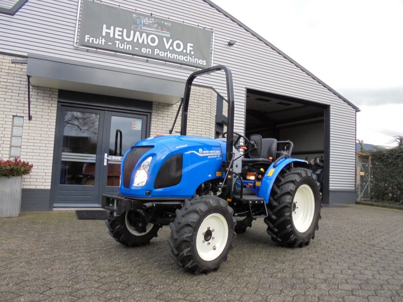 Traktor of the type New Holland boomer 55, Neumaschine in Hedel (Picture 1)