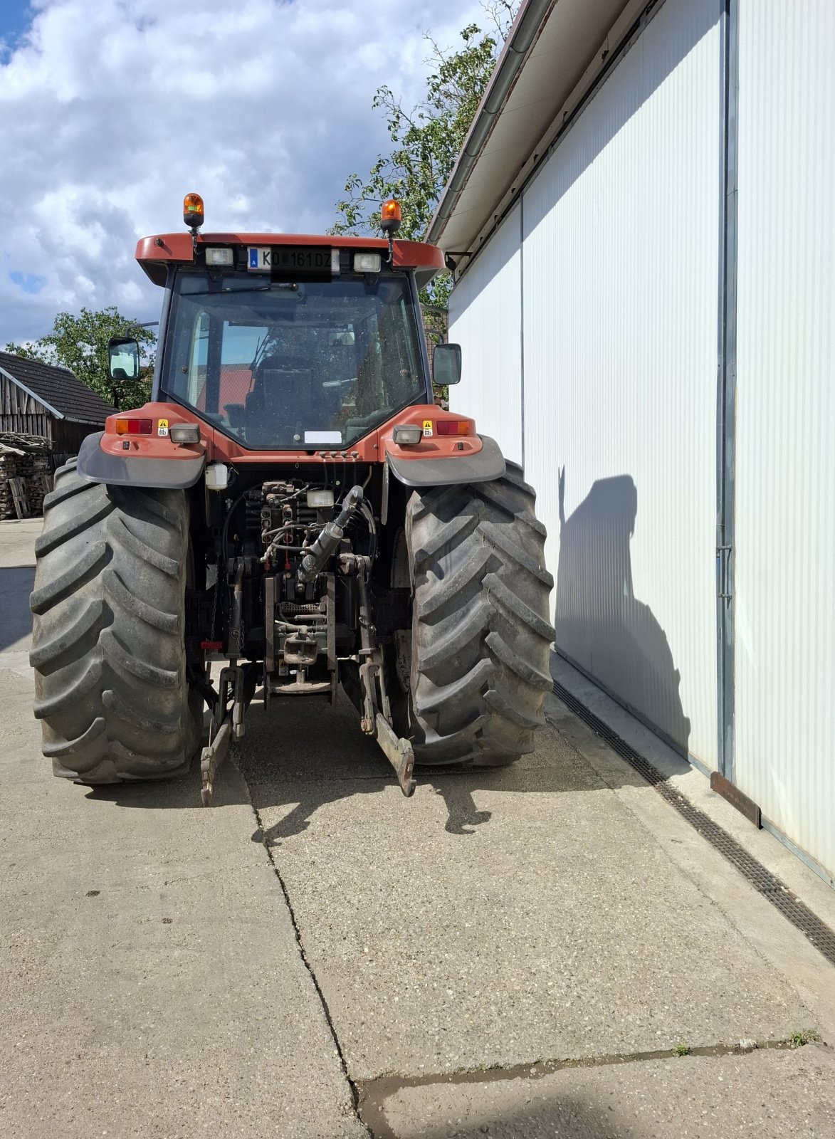 Traktor des Typs New Holland G 210, Gebrauchtmaschine in Hausleiten (Bild 2)