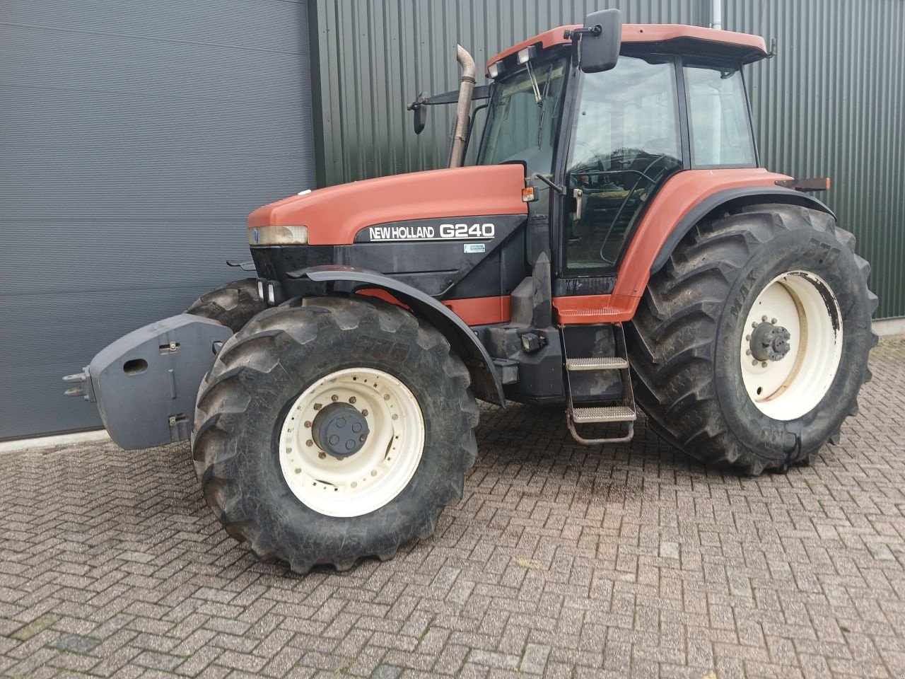 Traktor типа New Holland G240, Gebrauchtmaschine в Loosbroek (Фотография 1)