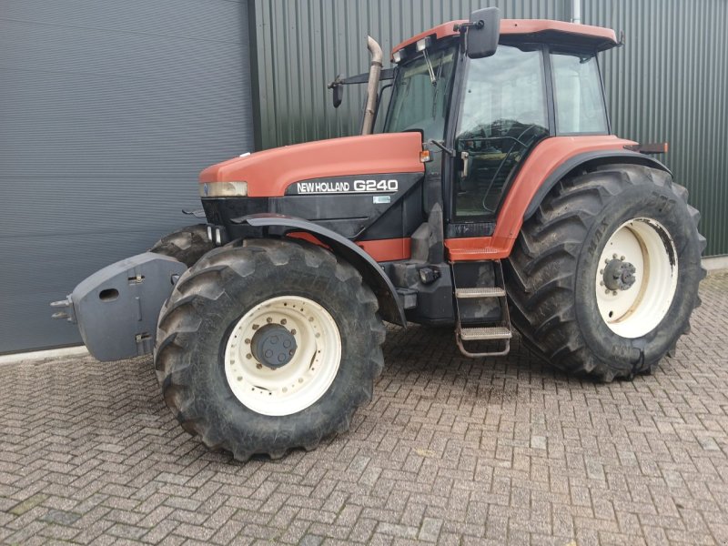 Traktor van het type New Holland G240, Gebrauchtmaschine in Loosbroek (Foto 1)