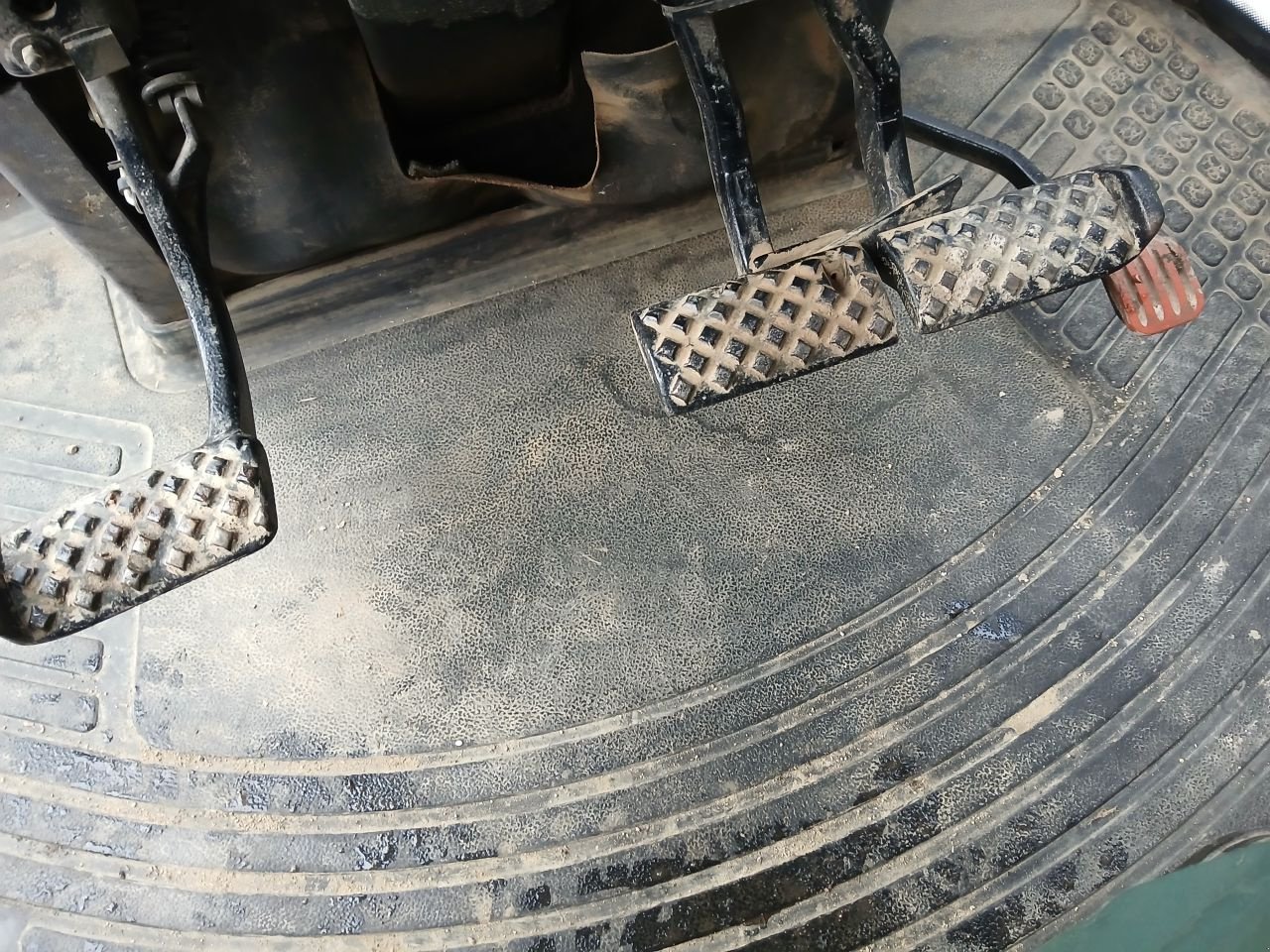 Traktor типа New Holland G240, Gebrauchtmaschine в Loosbroek (Фотография 8)