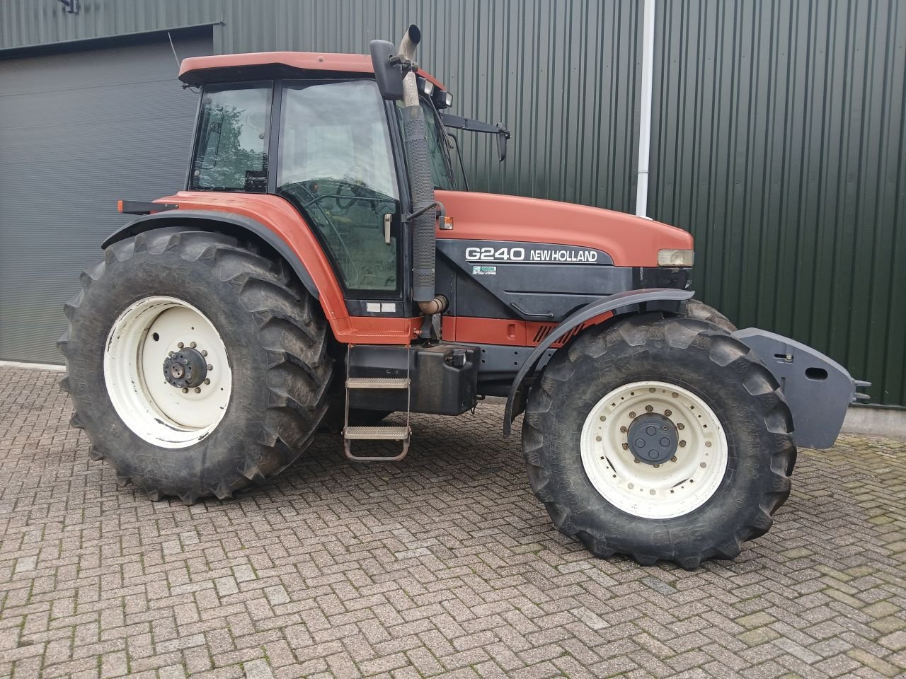 Traktor типа New Holland G240, Gebrauchtmaschine в Loosbroek (Фотография 2)