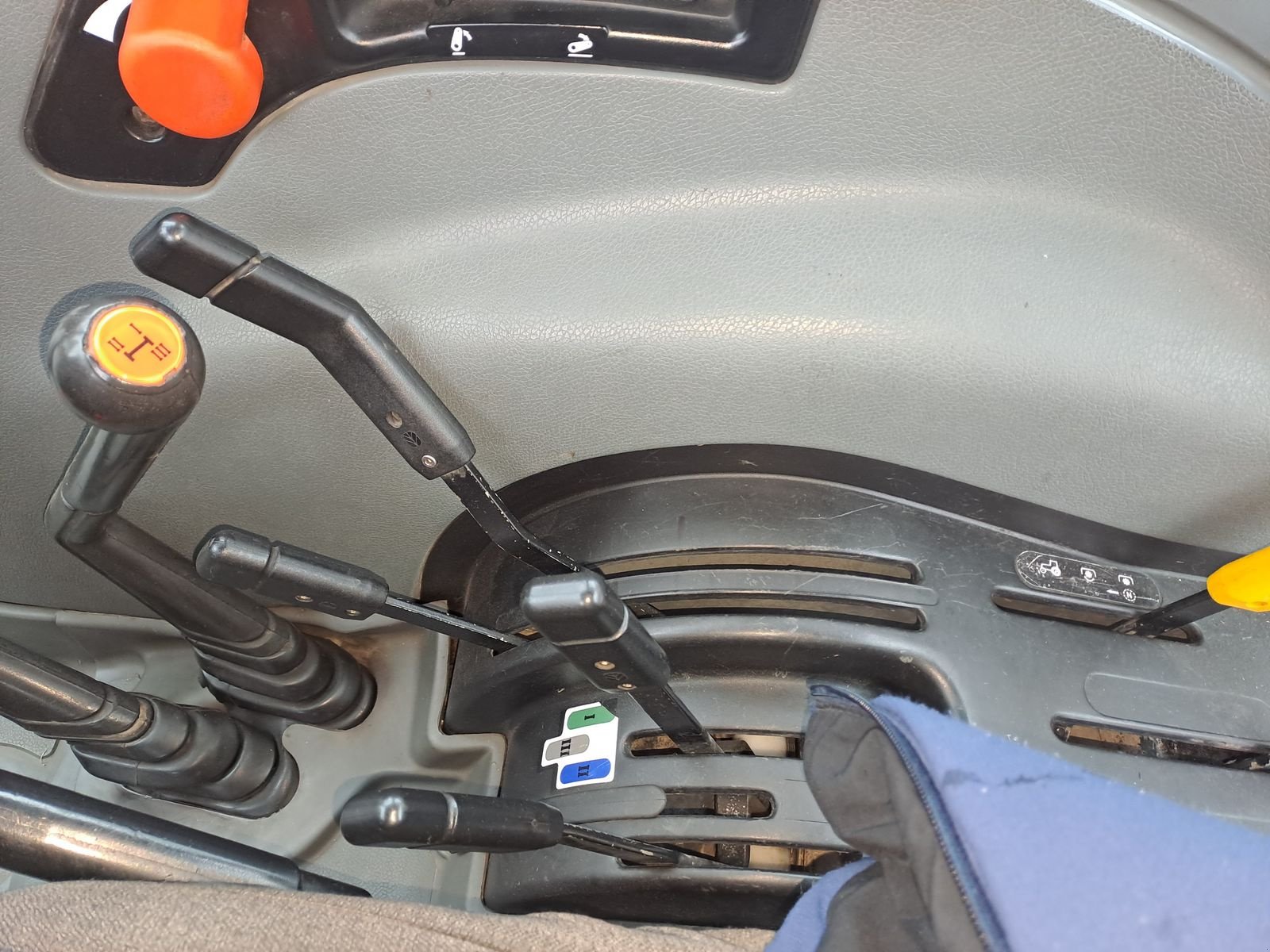 Traktor типа New Holland L 85 DT / 6635 De Luxe, Gebrauchtmaschine в Burgkirchen (Фотография 17)