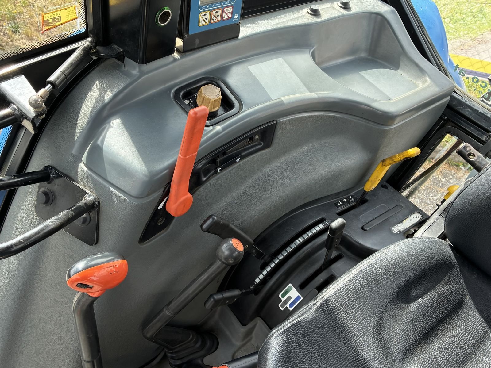 Traktor des Typs New Holland L 85 DT / 6635 De Luxe, Gebrauchtmaschine in Villach (Bild 3)