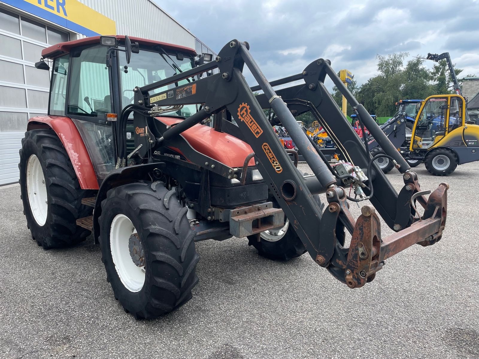 Traktor van het type New Holland L 85 DT Standard, Gebrauchtmaschine in Burgkirchen (Foto 2)