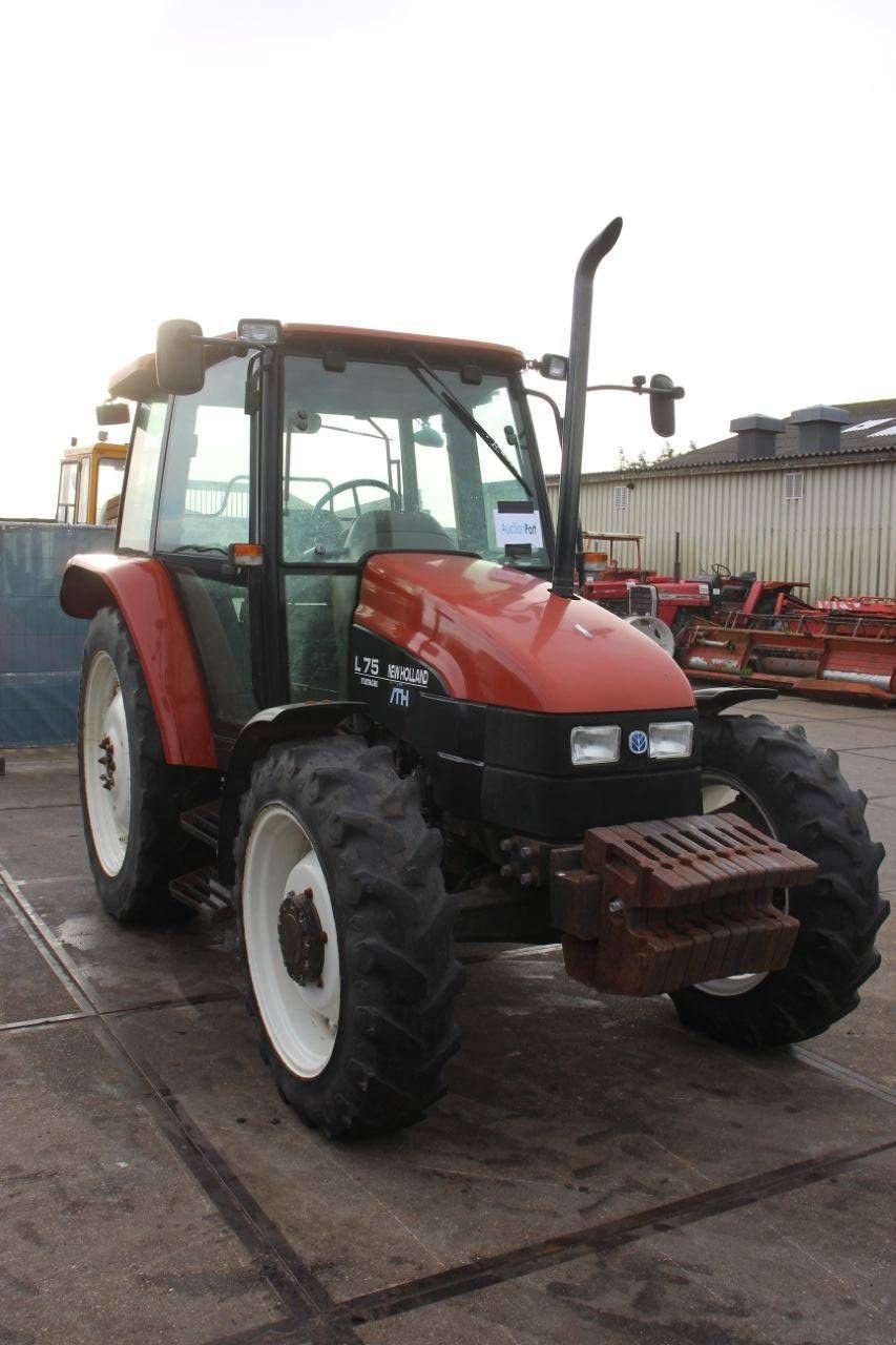 Traktor типа New Holland L75, Gebrauchtmaschine в Antwerpen (Фотография 7)