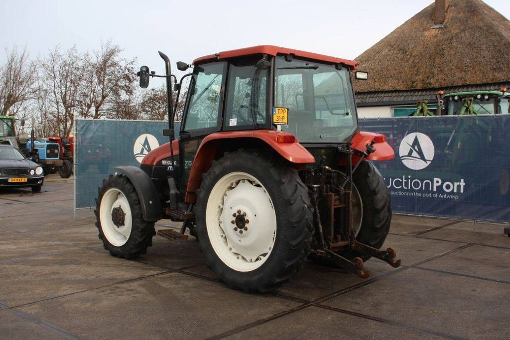 Traktor типа New Holland L75, Gebrauchtmaschine в Antwerpen (Фотография 3)