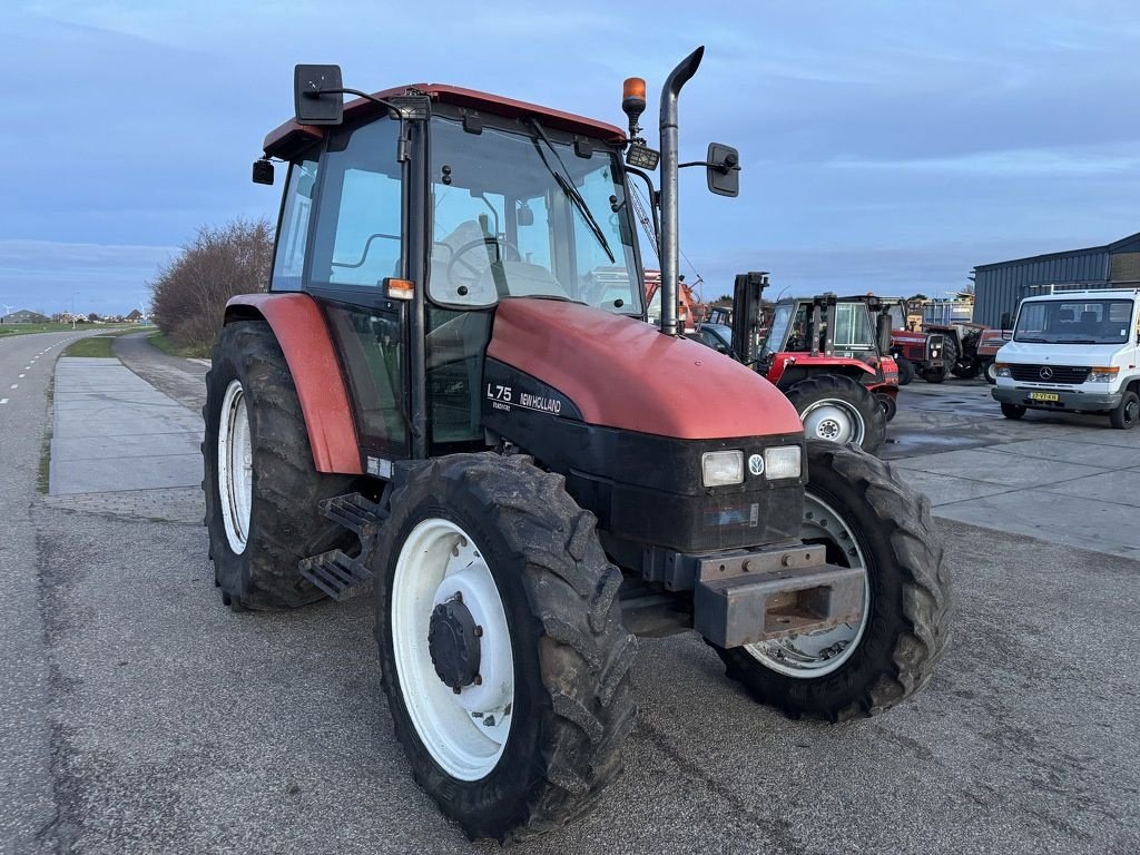 Traktor van het type New Holland L75, Gebrauchtmaschine in Callantsoog (Foto 5)
