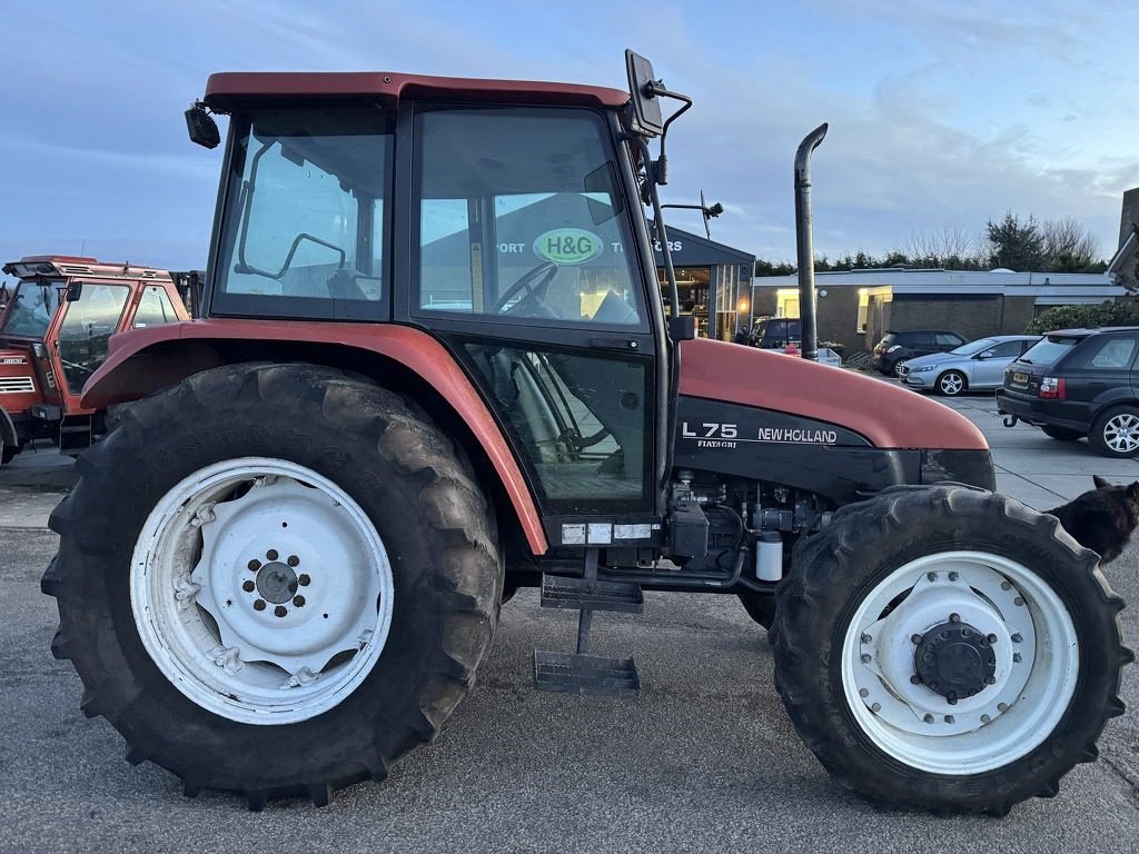 Traktor van het type New Holland L75, Gebrauchtmaschine in Callantsoog (Foto 3)