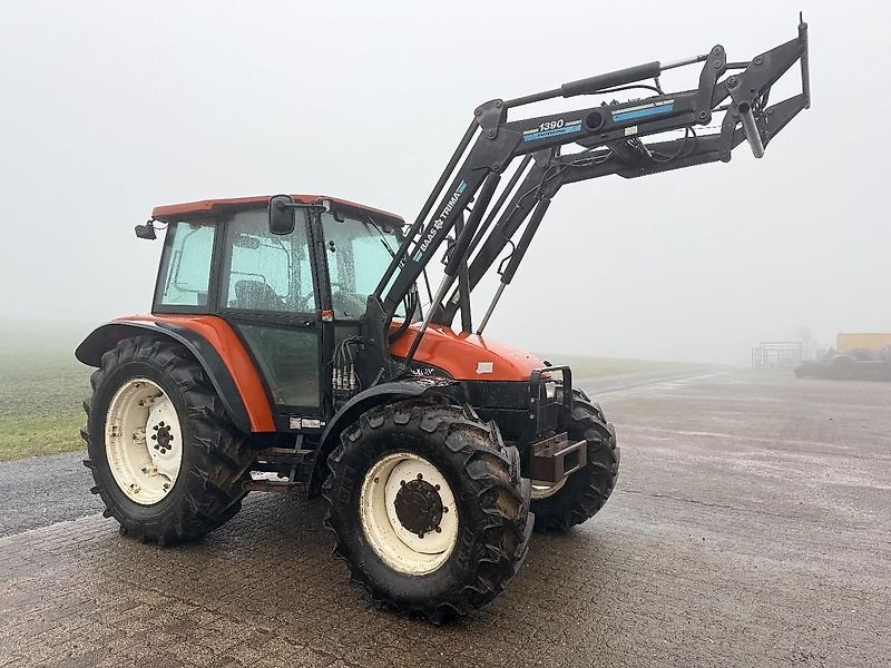 Traktor del tipo New Holland L85 DT mit Frontlader, Gebrauchtmaschine en Steinau  (Imagen 2)