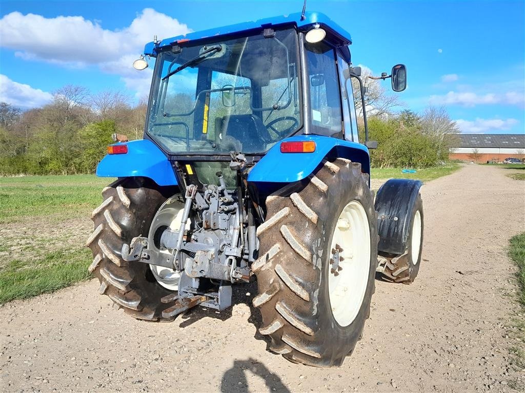 Traktor a típus New Holland L85 Fa timer et. med Twin græshjul istedet, Gebrauchtmaschine ekkor: Skive (Kép 4)