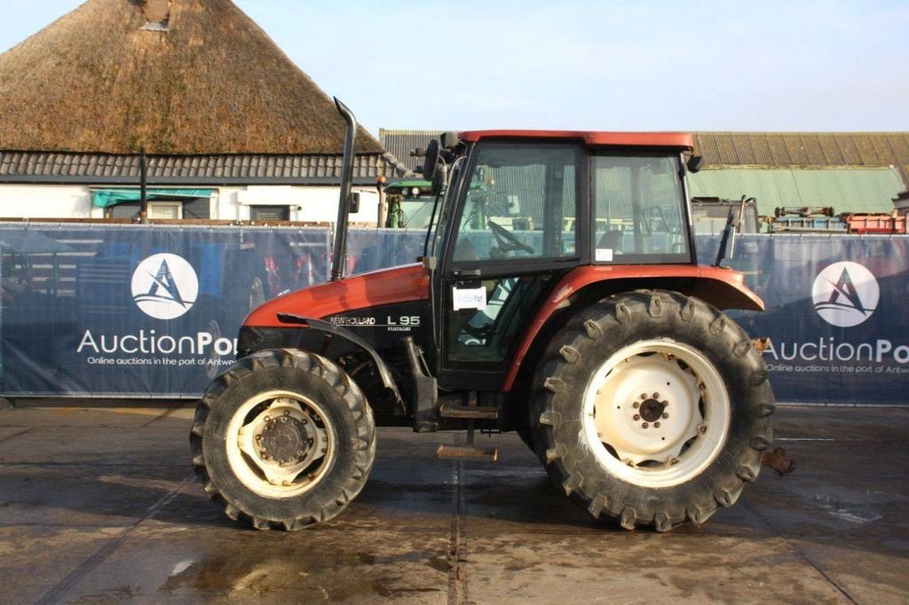 Traktor типа New Holland L95, Gebrauchtmaschine в Antwerpen (Фотография 2)