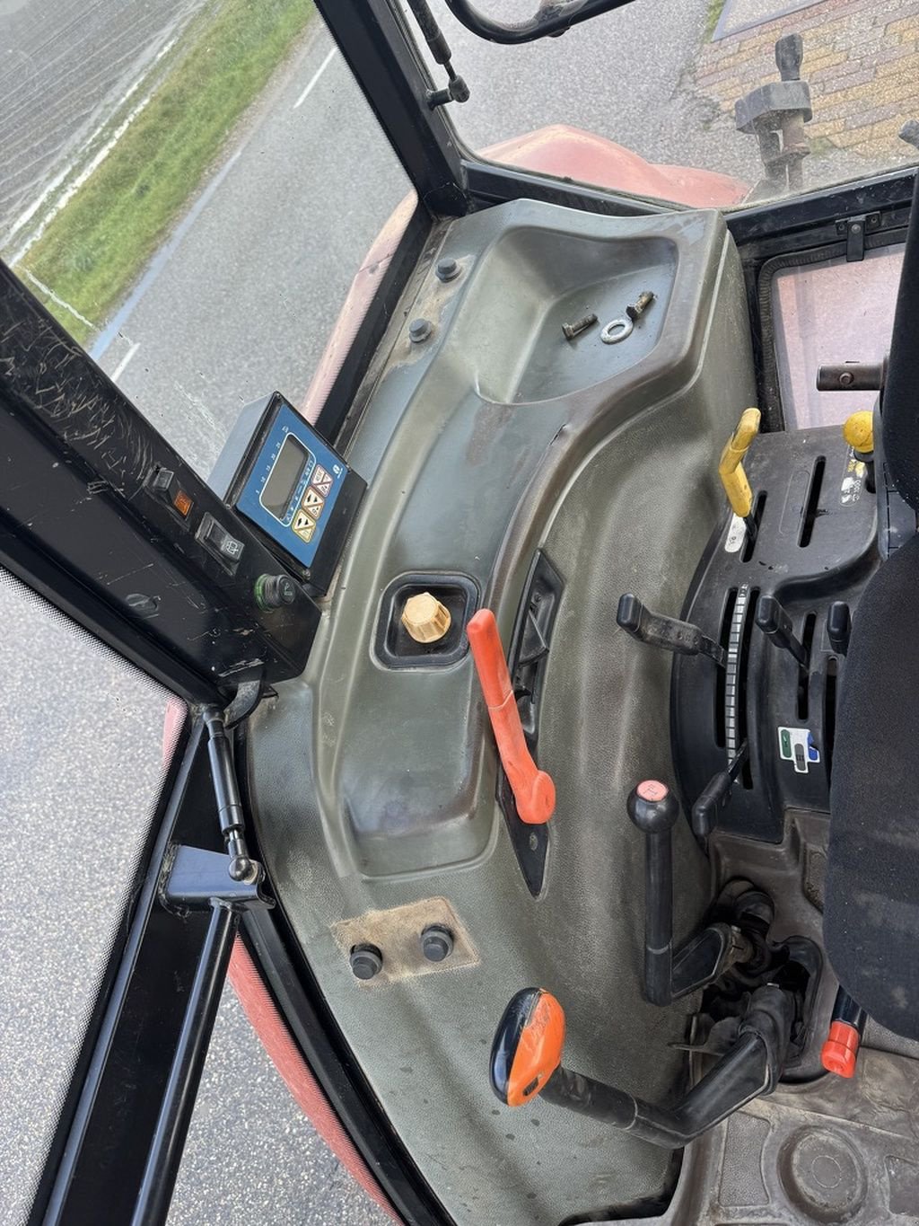 Traktor of the type New Holland L95, Gebrauchtmaschine in Callantsoog (Picture 8)