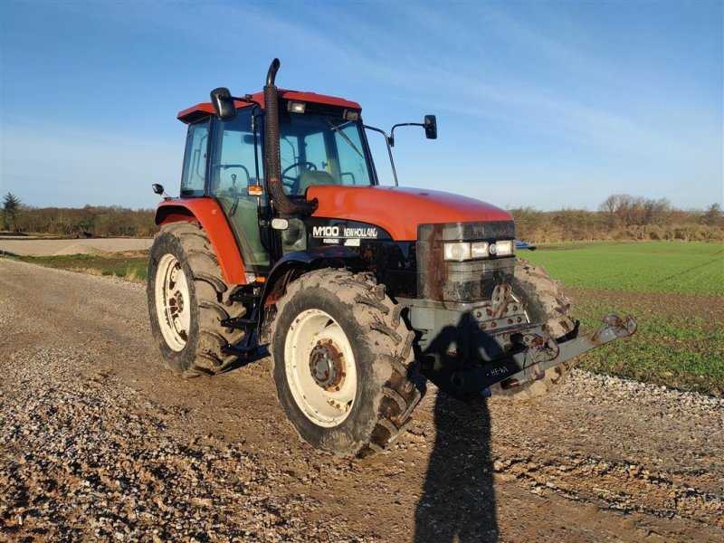 Traktor типа New Holland M100 med frontlift på Dual Power gearbox, Gebrauchtmaschine в Skive (Фотография 1)