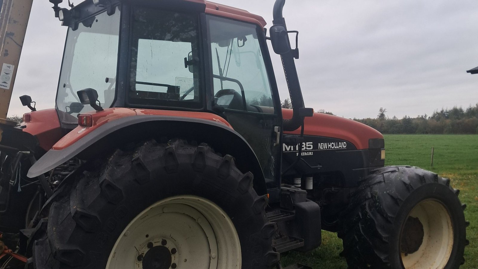 Traktor des Typs New Holland M135 med frontlift, Gebrauchtmaschine in Aars (Bild 3)