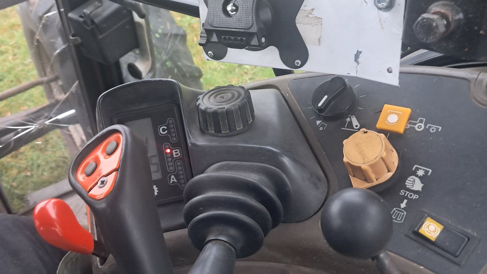 Traktor des Typs New Holland M135 med frontlift, Gebrauchtmaschine in Aars (Bild 6)