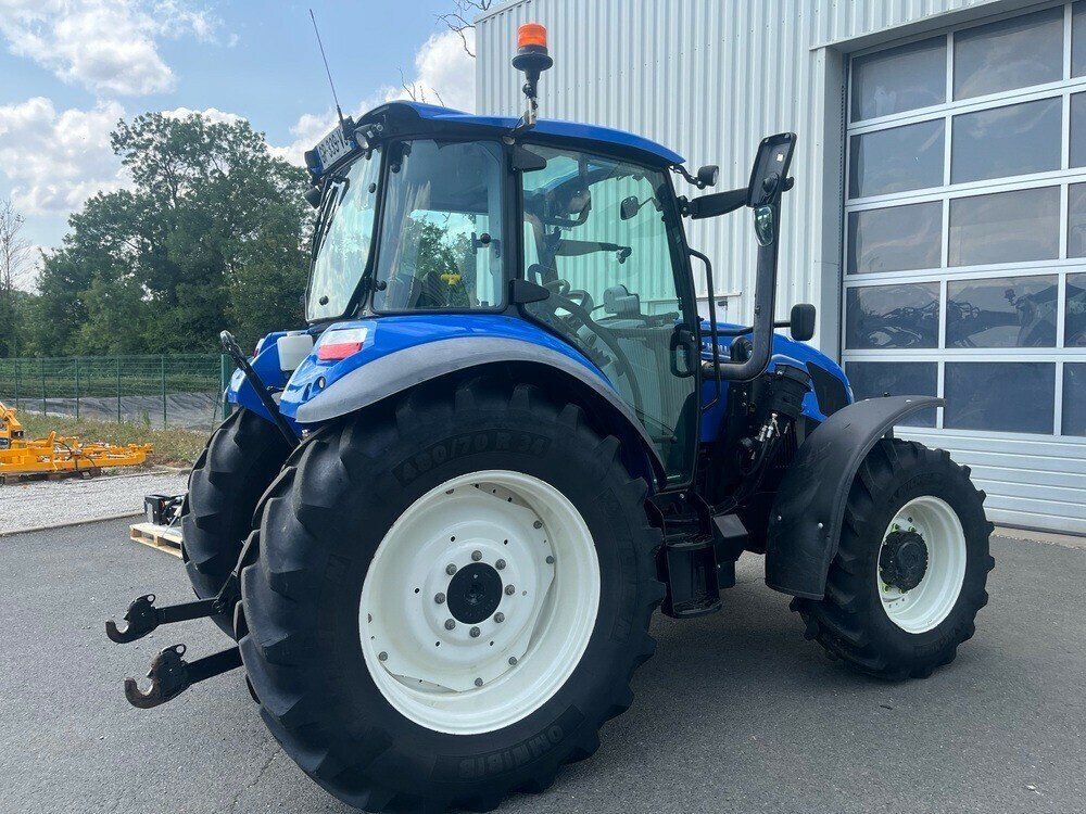 Traktor des Typs New Holland NEW HOLLAND T5.100, Gebrauchtmaschine in Paray-le-monial (Bild 4)