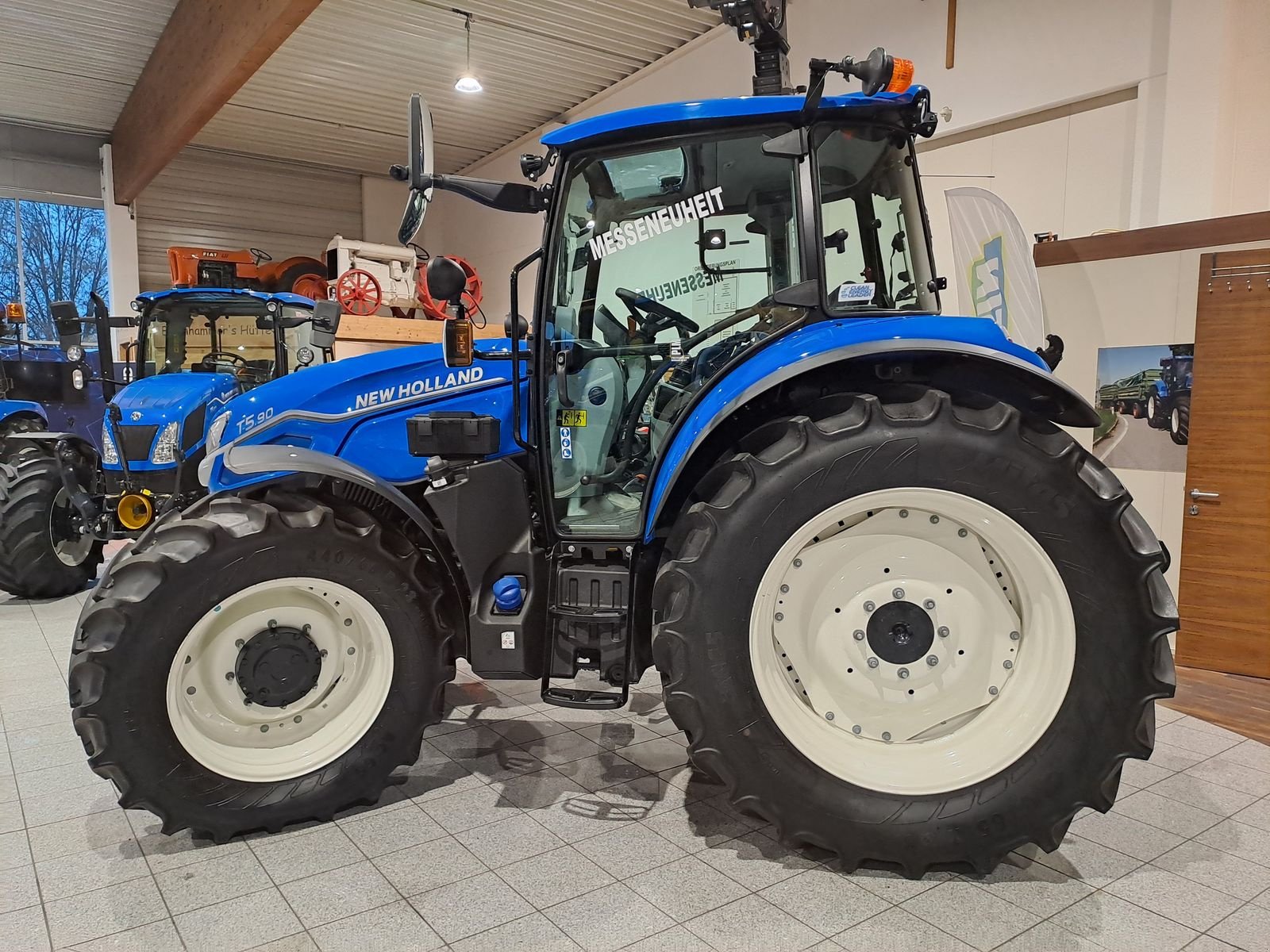 Traktor typu New Holland NEW HOLLAND T5.90 HILO 1.5 CAB, Neumaschine v Burgkirchen (Obrázek 9)