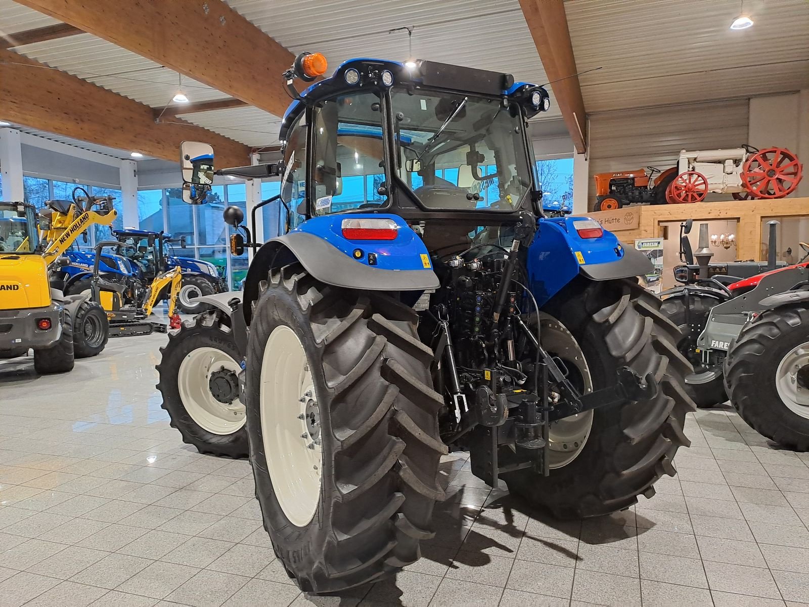 Traktor typu New Holland NEW HOLLAND T5.90 HILO 1.5 CAB, Neumaschine v Burgkirchen (Obrázek 7)