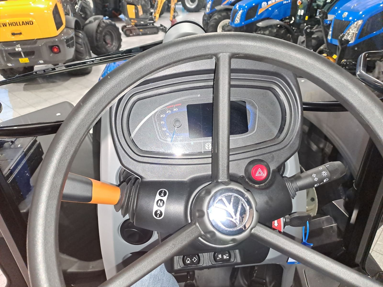 Traktor typu New Holland NEW HOLLAND T5.90 HILO 1.5 CAB, Neumaschine v Burgkirchen (Obrázek 14)