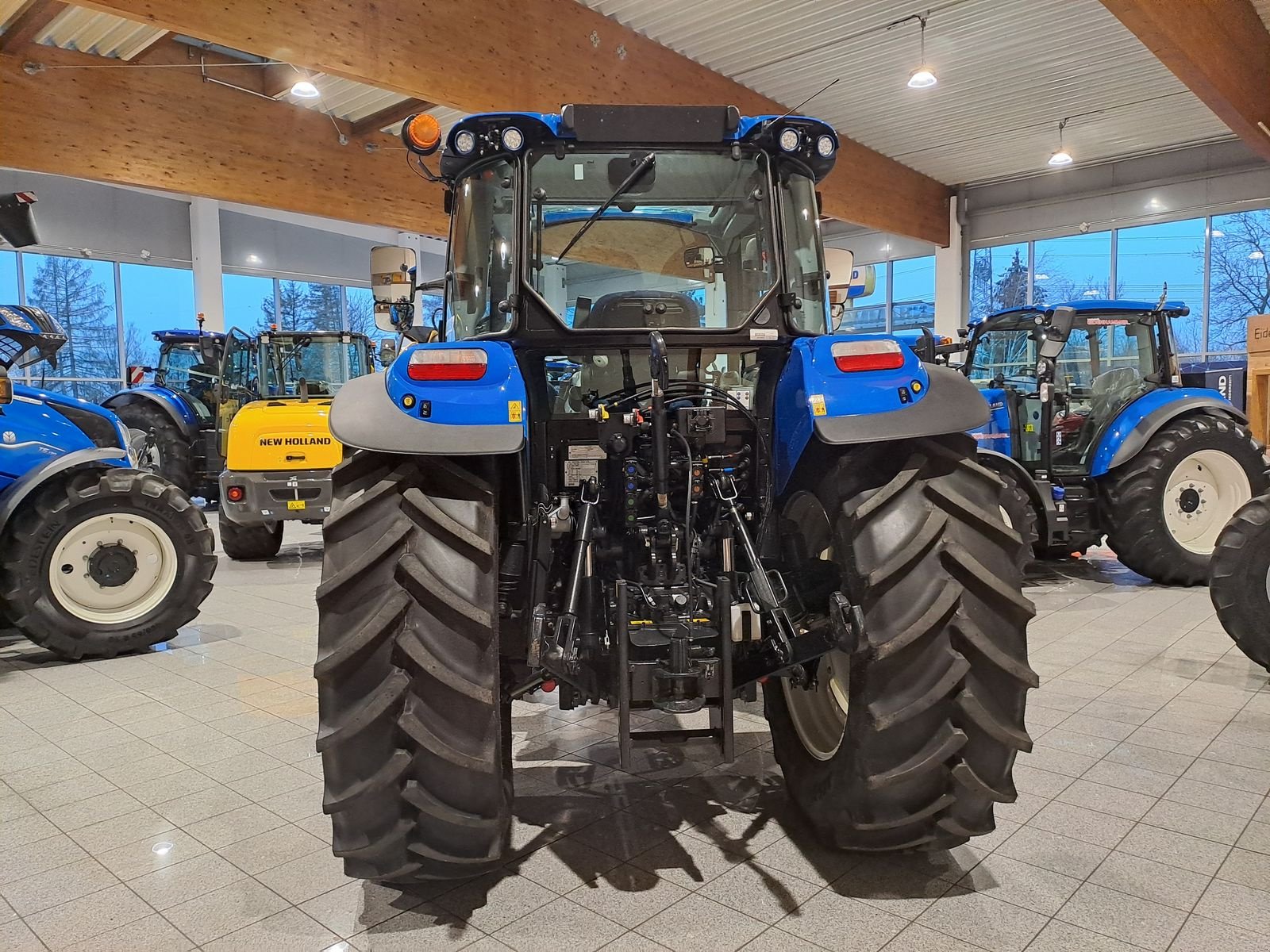 Traktor typu New Holland NEW HOLLAND T5.90 HILO 1.5 CAB, Neumaschine v Burgkirchen (Obrázek 5)
