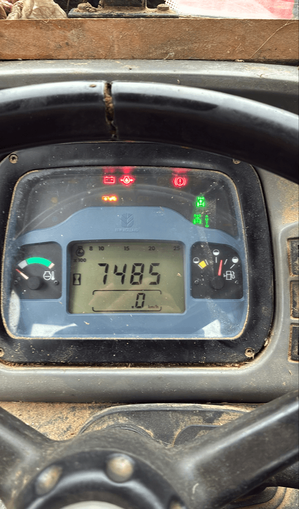 Traktor van het type New Holland NEW HOLLAND TN 75 F, Gebrauchtmaschine in SAINT ANDIOL (Foto 10)