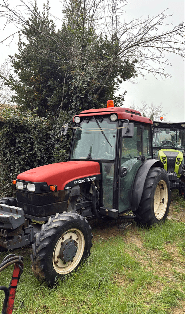 Traktor van het type New Holland NEW HOLLAND TN 75 F, Gebrauchtmaschine in SAINT ANDIOL (Foto 1)